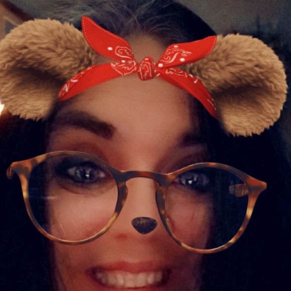 Meet your Posher, Janet - Picture 2 of 2